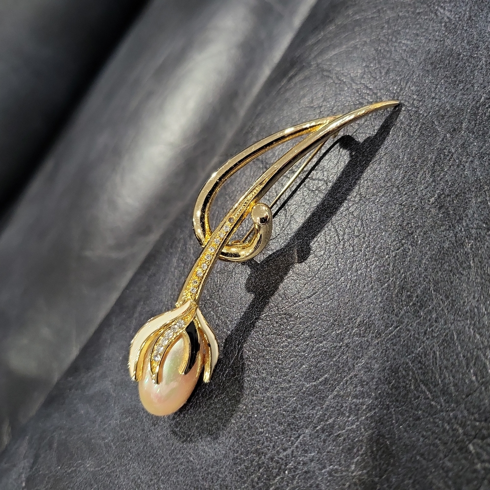 Fashion Brooch